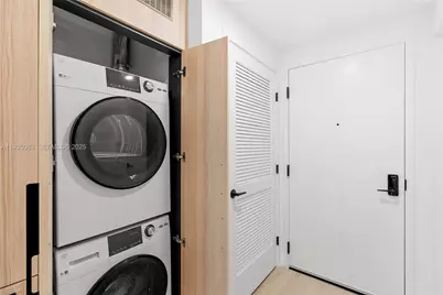 225 N Miami Ave #2012, Miami, FL 33132 - Photo 11