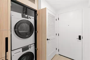 225 N Miami Ave, Miami, FL 33132 - Photo 11