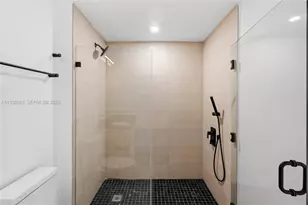 225 N Miami Ave, Miami, FL 33132 - Photo 29