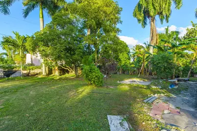 191 NW 83rd St, Miami, FL 33150 - Photo 19