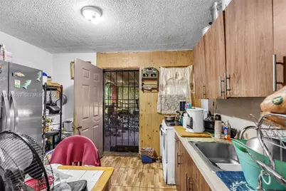 191 NW 83rd St, Miami, FL 33150 - Photo 13