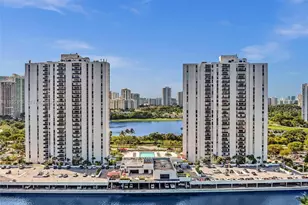 3675 N Country Club Dr, Aventura, FL 33180 - Photo 61