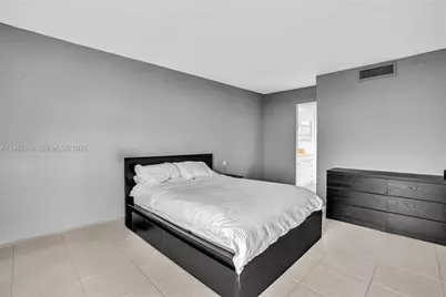 3675 N Country Club Dr #410, Aventura, FL 33180 - Photo 37