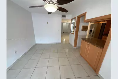 895 W 79th Pl, Hialeah, FL 33014 - Photo 9