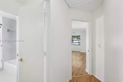 1801 W Oak Knoll Cir, Davie, FL 33324 - Photo 15