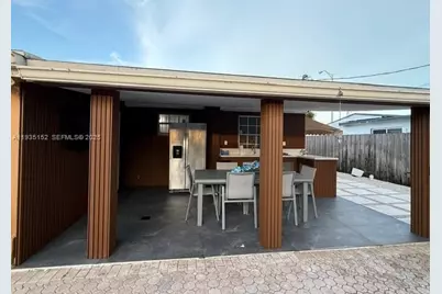 6190 W 14th Ave, Hialeah, FL 33012 - Photo 5