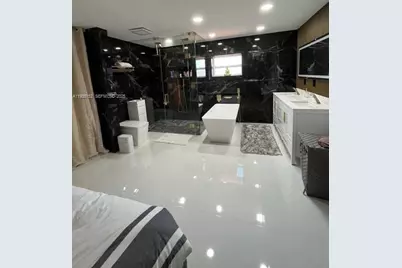 6190 W 14th Ave, Hialeah, FL 33012 - Photo 19