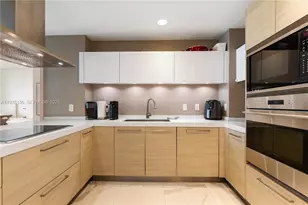 17301 NE Biscayne Blvd, North Miami Beach, FL 33160 - Photo 13