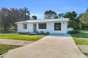 356 New York Dr, Fort Myers, FL 33905 - Photo 3