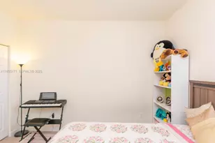 12320 S Village Cir, Davie, FL 33325 - Photo 21