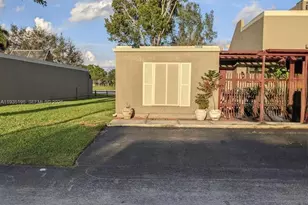 1121 W Fairway Rd, Pembroke Pines, FL 33026 - Photo 1