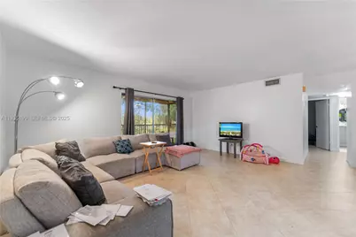 3021 N Oakland Forest Dr #208, Oakland Park, FL 33309 - Photo 3