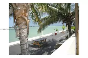 7545 E Treasure Dr, North Bay Village, FL 33141 - Photo 29