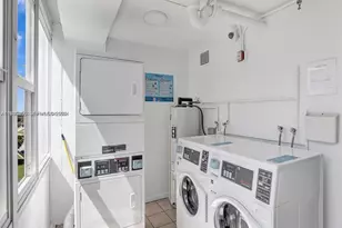 7545 E Treasure Dr, North Bay Village, FL 33141 - Photo 23