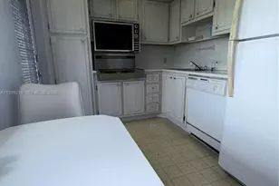 3250 N Palm Aire Dr, Pompano Beach, FL 33069 - Photo 7