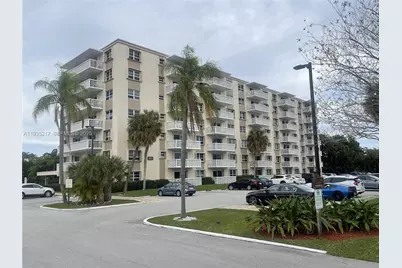 1831 NE 38th St #403, Oakland Park, FL 33308 - Photo 1
