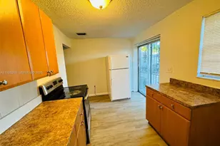 10805 SW 4th St, Sweetwater, FL 33174 - Photo 9