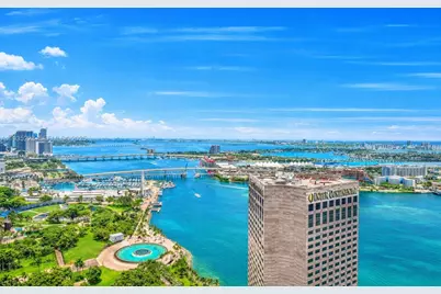325 S Biscayne Blvd #14, Miami, FL 33131 - Photo 1