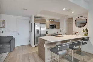 121 NE 34th St, Miami, FL 33137 - Photo 11