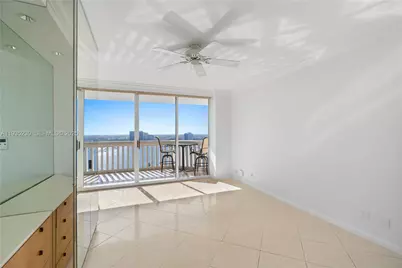 1000 W Island Blvd #3002, Aventura, FL 33160 - Photo 13