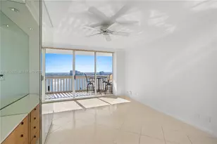 1000 W Island Blvd, Aventura, FL 33160 - Photo 13