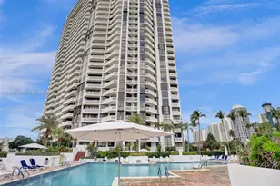 1000 W Island Blvd, Aventura, FL 33160 - Photo 51