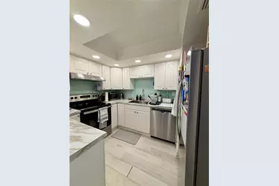 1450 Brickell Bay Dr #907, Miami, FL 33131 - Photo 9