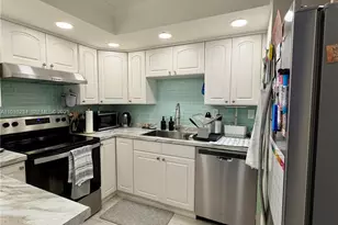 1450 Brickell Bay Dr, Miami, FL 33131 - Photo 9