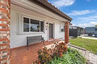 1035-1037 SW 76th Ave, Miami, FL 33144 - Photo 5