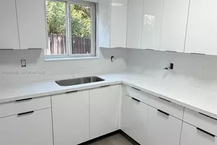 3860 NW 208th St, Miami Gardens, FL 33055 - Photo 9