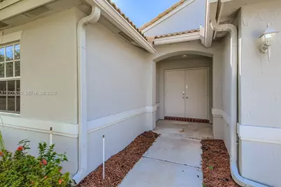 14242 NW 18th Pl, Pembroke Pines, FL 33028 - Photo 5