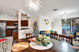 9088 NW 54th St, Sunrise, FL 33351 - Photo 5