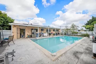 590 W 35th Pl, Hialeah, FL 33012 - Photo 13