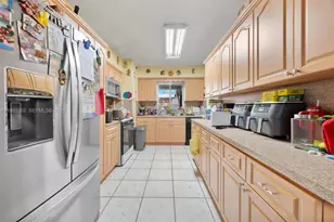 590 W 35th Pl, Hialeah, FL 33012 - Photo 5