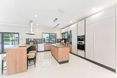 16733 Golfview Dr, Weston, FL 33326 - Photo 9