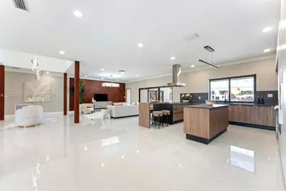 16733 Golfview Dr, Weston, FL 33326 - Photo 7