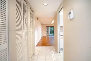 150 S Hollybrook Terrace, Pembroke Pines, FL 33025 - Photo 5