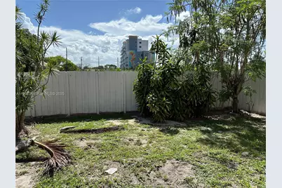 708 SE 3rd Ave Ext #201, Hallandale Beach, FL 33009 - Photo 13