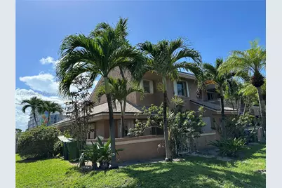 708 SE 3rd Ave Ext #201, Hallandale Beach, FL 33009 - Photo 1