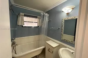 7880 NW 11th St, Pembroke Pines, FL 33024 - Photo 11