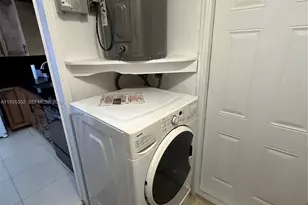 7880 NW 11th St, Pembroke Pines, FL 33024 - Photo 17