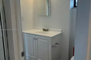 1100 Colony Point Cir, Pembroke Pines, FL 33026 - Photo 15