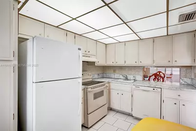 2800 NW 47th Ter #202A, Lauderdale Lakes, FL 33313 - Photo 9