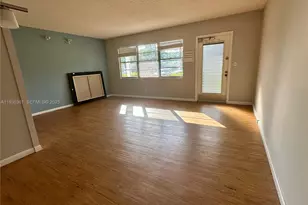 1058 E Harwood E, Deerfield Beach, FL 33442 - Photo 3