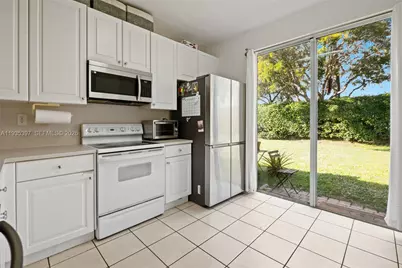 1958 NW 79th Way, Pembroke Pines, FL 33024 - Photo 7