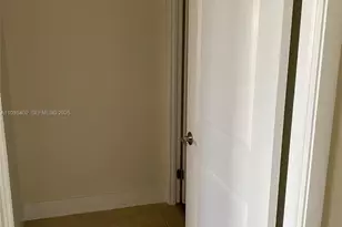 8120 Geneva Ct, Doral, FL 33166 - Photo 15