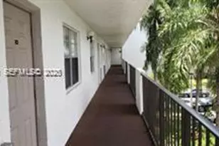 3100 W Rolling Hills Cir, Davie, FL 33328 - Photo 3