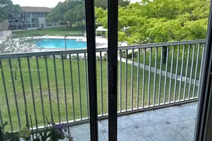 200 SW 132nd Way, Pembroke Pines, FL 33027 - Photo 5