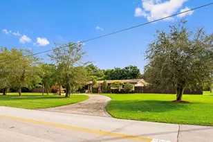 9890 SW 138th St, Miami, FL 33176 - Photo 23