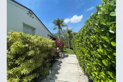 200 NE 110th St #200, Miami, FL 33161 - Photo 1